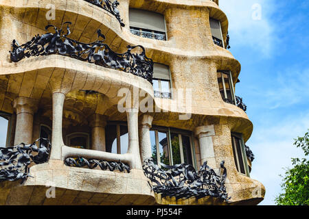 BARCELONA, SPANIEN - 23. April: Casa Milla, Details der Fassade des Hauses durch den Architekten Antonio Gaudi April 23, 2018 in Barcelona, Spanien Stockfoto