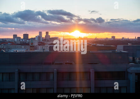 Blick über den Potsdamer Platz in Berlin bei Sonnenuntergang. Stockfoto