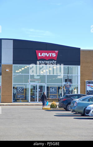 MONTREAL, KANADA - 28. August 2018: Levi's Boutique in Montreal. Levi Strauss Co. ist eine privat gehaltene amerikanische Kleidung Firma weltweit bekannt für it Stockfoto