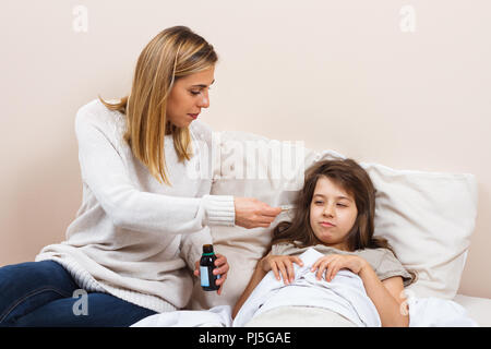 Ich habe keine Arzneimittel wünschen, es war schrecklich schmecken! Stockfoto