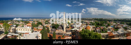 Panoramablick über die Stadt Rhodos, Blick auf die Süleymaniye-moschee, Griechenland Stockfoto