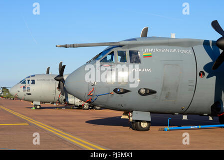 Die litauische Luftwaffe Alenia C-27J Spartan bei der Royal International Air Tattoo, RIAT, RAF Fairford. Vytautas Genannt. Slowakische Luftwaffe C-27J Stockfoto