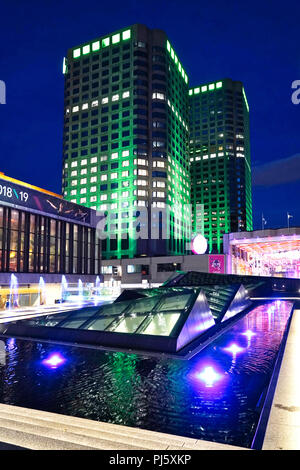 Montreal, Kanada 3 September, 2018. Complexe Desjardins ab dem Ort des Arts Plaza in der Nacht gesehen. Credit: Mario Beauregard/Alamy leben Nachrichten Stockfoto