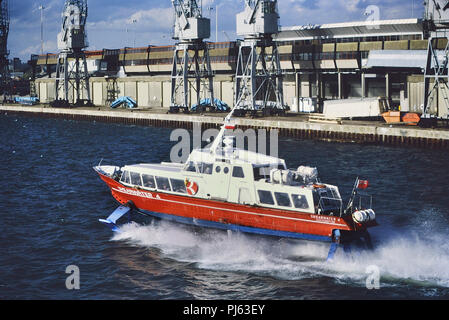 Shearwater 4 Tragflügelboot auf der Route Southampton nach Cowes, England, UK. 1987 Stockfoto