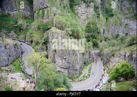 Cheddar Gorge, Somerset, UK, 4. September 2018. Die Tour von Großbritannien, Stufe 3 Bristol Bristol. Das Peloton Winde durch Cheddar Gorge. © David Rebhuhn/Alamy leben Nachrichten Stockfoto