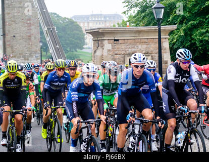 Bristol, UK. 4. September 2018. Die OVO energy Tour von Großbritannien Etappe 3 erfolgt in Bristol. Wettbewerber rennen über den historischen Clifton Suspension Bridge zu Beginn des Rennens, die Sie auf eine 129 km Tour von North Somerset nahm. © JMF-News/alamy leben Nachrichten Stockfoto