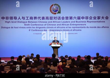 Peking, China. 4. Sep 2018. Der Dialog auf hoher Ebene zwischen chinesischen und afrikanischen Führern und Vertretern der Wirtschaft, auch der Sechsten Konferenz der chinesischen und afrikanischen Unternehmer, folgert in Peking, der Hauptstadt von China, Sept. 4, 2018. Credit: Chen Yehua/Xinhua/Alamy leben Nachrichten Stockfoto