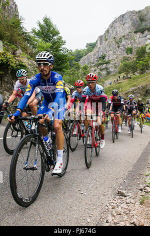 Cheddar Gorge, UK. 4. September 2018. Radfahrer, die sich an der OVO Energy Tour 2018 von Großbritannien Fahrt durch die Cheddar Gorge in Somerset. Dies war das dritte Stadium, in dem gestartet und in Bristol Credit: David Betteridge/Alamy Leben Nachrichten beendet Stockfoto