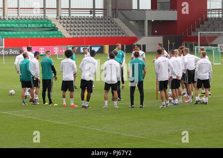 München, Deutschland. 04 Sep, 2018. firo: 04.09.2018, Fußball, Fußball, Nationalmannschaft Deutschland, Ausbildung, DFB, alle Spieler, Konferenz, | Nutzung der weltweiten Kredit: dpa/Alamy leben Nachrichten Stockfoto