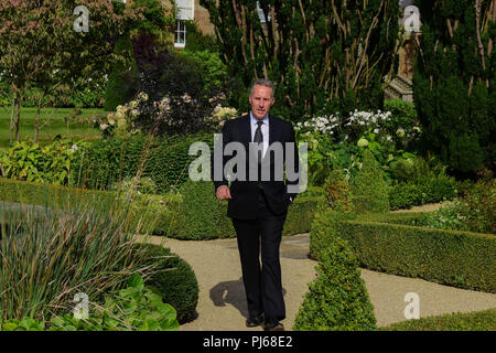 Hillbrough Schloss, Nordirland. 4. September 2018. DUP MP Ian Paisley Junior bei der Staatssekretär für die jährliche Nordirland Garden Party. Auf seinem ersten offiziellen Tag der Aussetzung des Parlaments. Hillsborough: Co unten: UK: 4. Sept 2018 Credit: Mark Winter/Alamy leben Nachrichten Stockfoto