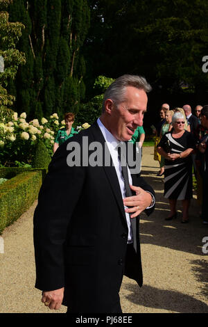 Hillbrough Schloss, Nordirland. 4. September 2018. DUP MP Ian Paisley Junior bei der Staatssekretär für die jährliche Nordirland Garden Party. Auf seinem ersten offiziellen Tag der Aussetzung des Parlaments. Hillsborough: Co unten: UK: 4. Sept 2018 Credit: Mark Winter/Alamy leben Nachrichten Stockfoto