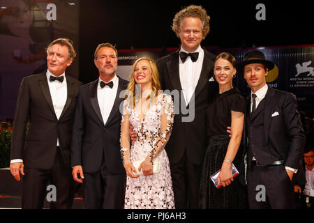 Venedig, Italien. 04 Sep, 2018. (L-R:) Oliver Masucci, Sebastian Koch, Saskia Rosendahl, Florian Henckel von Donnersmarck, Paula Bier und Tom Schilling an der'Werk ohne Autor 'Premiere während des 75. Filmfestival von Venedig im Palazzo del Cinema am 04. September 2018 in Venedig, Italien. Quelle: John Rasimus/Medien Punch *** Frankreich, Schweden, Norwegen, Denark, Finnland, USA, Tschechische Republik, Südamerika Nur***/Alamy leben Nachrichten Stockfoto