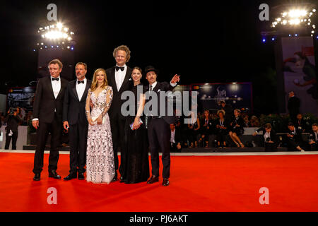 Venedig, Italien. 04 Sep, 2018. (L-R:) Oliver Masucci, Sebastian Koch, Saskia Rosendahl, Florian Henckel von Donnersmarck, Paula Bier und Tom Schilling an der'Werk ohne Autor 'Premiere während des 75. Filmfestival von Venedig im Palazzo del Cinema am 04. September 2018 in Venedig, Italien. Quelle: John Rasimus/Medien Punch *** Frankreich, Schweden, Norwegen, Denark, Finnland, USA, Tschechische Republik, Südamerika Nur***/Alamy leben Nachrichten Stockfoto