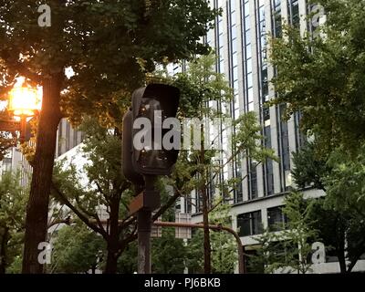 Stadt Osaka, Japan. 4. Sep 2018. Einen allgemeinen Blick auf eine Straße in Osaka nach dem Taifun Jebi vergangen. Quelle: LBA/Alamy leben Nachrichten Stockfoto