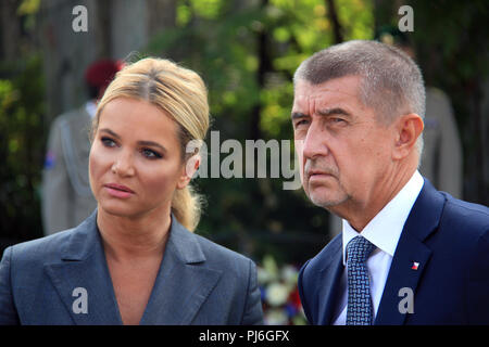 Berlin, Deutschland. 05 Sep, 2018. Der tschechische Premierminister Andrej Babis (rechts) mit seiner Frau Monika Babisova (links) besuchen Sie das Museum der Berliner Mauer, in Berlin, Deutschland, am 5. September 2018, bei seinem ersten offiziellen Besuch in Deutschland der PM. Quelle: Martin Weiser/CTK Photo/Alamy leben Nachrichten Stockfoto