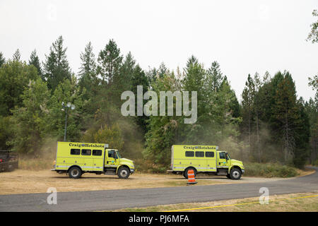 Terwilliger Feuer Lager ODER, USA - 30. August 2018: Craig Hotshots Löschfahrzeuge bereiten die Flamme der Terwilliger Feuer in der Willamette Nat zu Schlacht Stockfoto