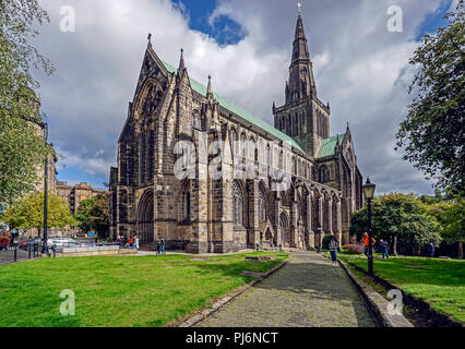 Die Kathedrale von Glasgow aus Castle Street Eingang in Glasgow Schottland Großbritannien gesehen Stockfoto