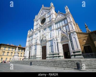 Fassade der Basilika Santa Croce in Florenz, Italien. Stockfoto