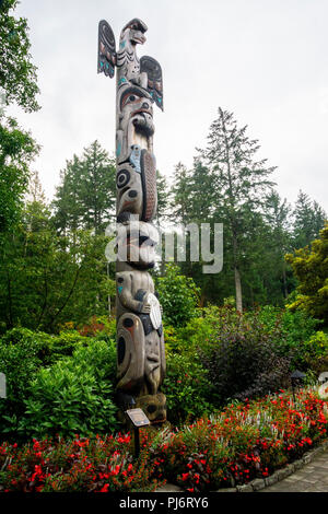 Victoria British Columbia Kanada Burchart Gardens Totempfahl Stockfoto