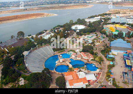 SAN DIEGO, USA - 4. JUNI 2014: Luftaufnahme von SeaWorld, einem Marine Life Theme Park in der Mission Bay in Südkalifornien Stockfoto