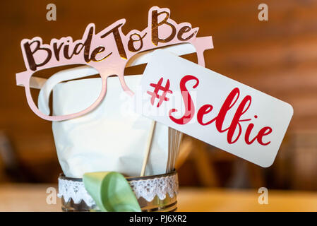 Retro Party Set selfie Sign Design Photo Booth party Hochzeit lustige Bilder. Stockfoto