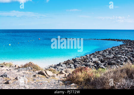 Strand Playa Dorada in Playa Blanca, im südlichen Teil von Lanzarote, Kanarische Inseln, Spanien Stockfoto