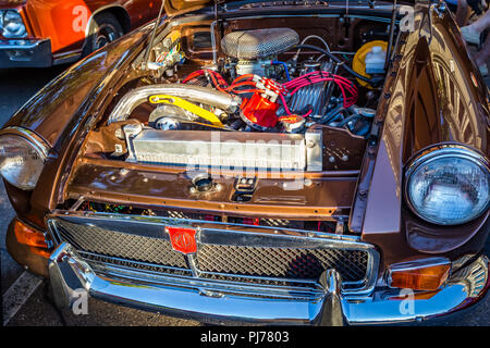 1974 MGB Cabrio bei einem Oldtimertreffen in Amelia Island, Florida. Stockfoto