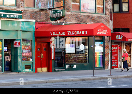 Village Vanguard, 178 Seventh Avenue, New York, NY. aussen Storefront der Jazz Club in der Nähe von Greenwich Village in Manhattan. Stockfoto