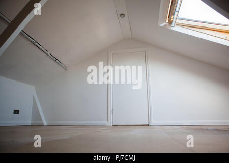 Indoor DIY-Projekt: loft Konvertierung, beendete Zimmer, selektiven Fokus Stockfoto