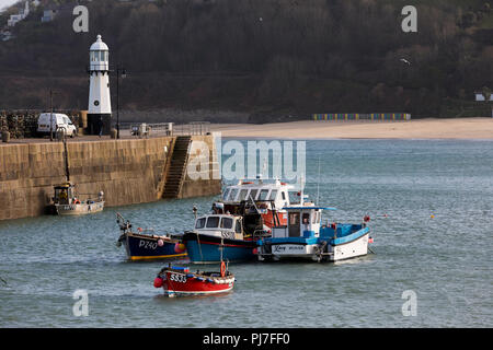 St Ives; Smeatons Pier und Hafen; Cornwall, UK Stockfoto