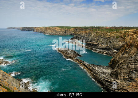 Felsformationen. Parque Natural do Sudoeste Alentejano e Costa Vicentina, die wildesten Atlantikküste in Europa. Algarve, Portugal Stockfoto