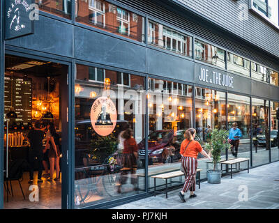 Joe und den Saft Restaurant im Londoner West End. Die ursprünglich aus Dänemark Joe & Saft, dienen Essen, Kaffee und Saft. Stockfoto