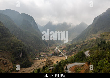 Ha Giang, Vietnam - am 18. März 2018: Dorf in einer abgelegenen ländlichen Gegend in den Bergen im Norden von Vietnam Stockfoto