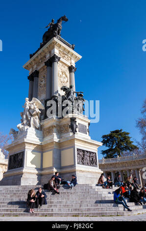 Monumento al Rey Alfonso XII en el Parque de El Retiro. Madrid. España Stockfoto