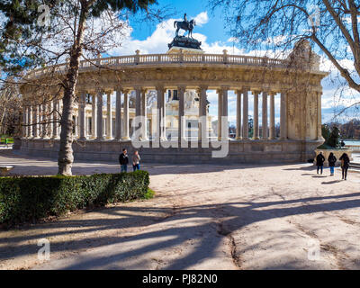 Monumento al Rey Alfonso XII en el Parque de El Retiro. Madrid. España Stockfoto