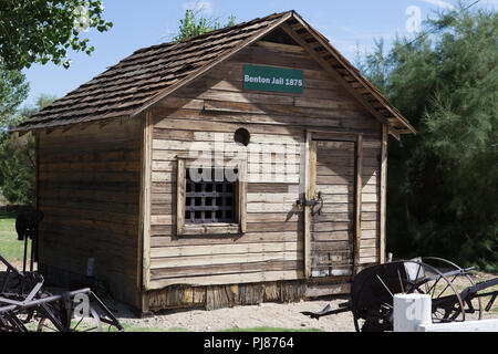 Alten wilden Westen Holz- Gefängnis in Benton Hot Springs auf dem Highway 120 Kalifornien USA Stockfoto