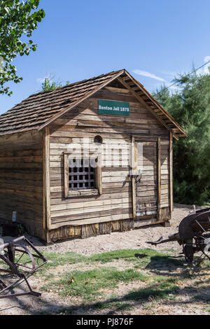 Alten wilden Westen Holz- Gefängnis in Benton Hot Springs auf dem Highway 120 Kalifornien USA Stockfoto