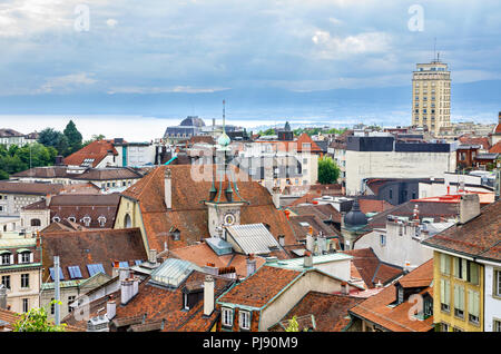 Blick auf die Altstadt und den Genfer See. Lausanne, Kanton Waadt, Schweiz Stockfoto