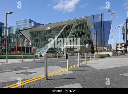 Frontansicht des Bord Gais Energy Theatre, Dublin, entworfen vom Architekten Daniel Libeskind. Stockfoto