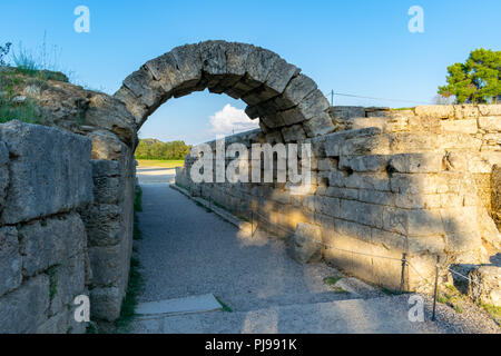 Stadion Eingang in Olympia, Peloponnes, Griechenland Stockfoto