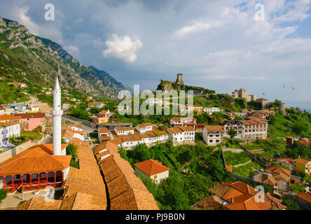 Basar Street, Basar Moschee (Xhamia e Pazarit), Festung und Skanderbeg Museum, Kruja, Krujë, Durrës Qar, Durres, Albanien Stockfoto