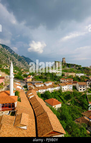 Basar Street, Basar Moschee (Xhamia e Pazarit) und Festung Kruja Krujë, Durrës Qar, Durres, Albanien Stockfoto