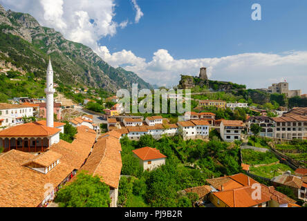 Basar Street, Basar Moschee (Xhamia e Pazarit), Festung und Skanderbeg Museum, Kruja, Krujë, Durrës Qar, Durres, Albanien Stockfoto