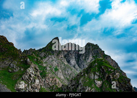 Bergige Landschaften in den Lofoten Stockfoto