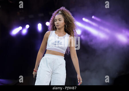 2018 Brighton Pride Festival in Preston Park, Brighton. Mit: Ella Eyre Wo: Brighton, East Sussex, Großbritannien Wann: 04 Aug 2018 Quelle: WENN.com Stockfoto