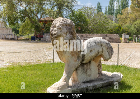 Antike Skulptur eines Löwen bei den spektakulären Archäologie Website von Afrodisias (Aphrodisias) in der Türkei. Stockfoto