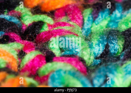 Bunte Psychedelische geflochtene Wolle Stockfoto