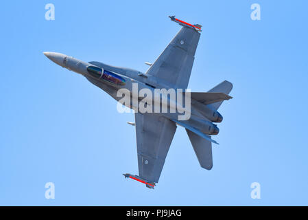 Finnland, finnische Luftwaffe Boeing F/A-18 Hornet, McDonnell Douglas F-18 Hornet Jet Jagdflugzeug auf der Royal International Air Tattoo Airshow Stockfoto