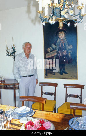 Prinz Bertil von Schweden im Urlaub in Sainte Maxime, Frankreich 1988. Prinz Bertil von Schweden über Ferienhäuser in Sainte Maxime, Frankreich 1988. Stockfoto