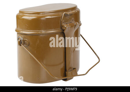 Sowjetische Armee Mess Kit auf weißem Hintergrund Stockfoto